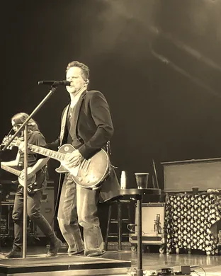 Gary Allan Helotes
