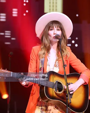 Molly Tuttle & Maggie Rose